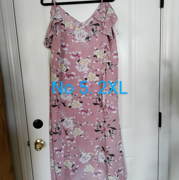 Various plus size clothing - Picture 3 of 11